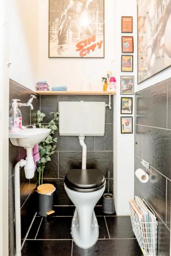 Cozy private room in shared apartment, close to beach and city center, L'Aia (foto 8)
