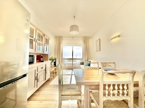 Direct Beach Access with Sea View, AC & WiFi, Quarteira (foto 10)