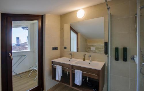 Pet Friendly Apartment In Moscufo