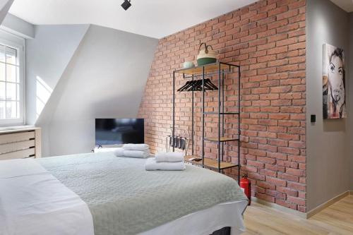 One-Bedroom Apartment image 7