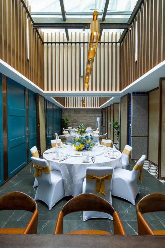 Restaurant, Imperial Traders Elong Hotel in Yuexiu District
