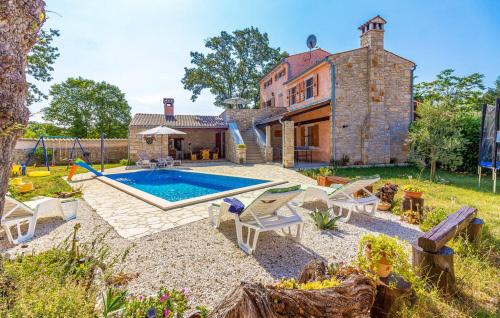 Villa Boduleri for 9 people in Central Istria with private pool & children playground - Location, gîte - Divšići