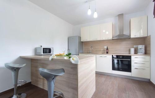virtuve, Casa Filipana for 8 people near Pula with private pool, sport activities & kids playground in Filipana