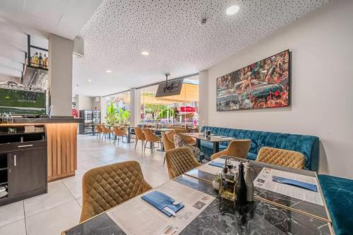 Bar/Lounge, Inn Mallorca Aparthotel in Calvia
