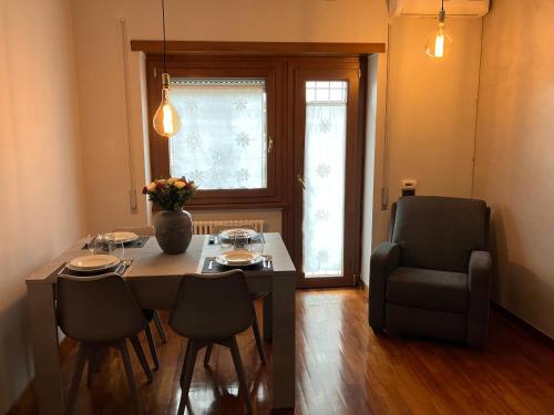 Ulisse home, Roma