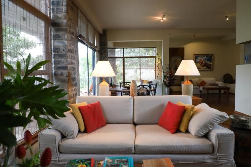 Serene Reach Villa - image 2
