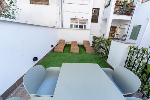 Apartment with Terrace image 5