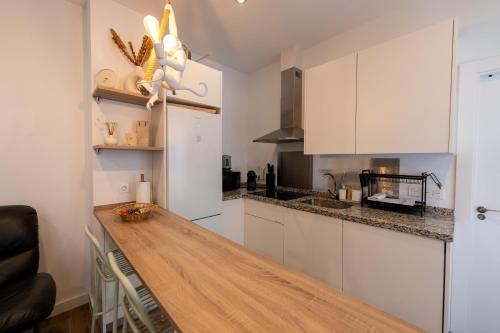 Apartment with Terrace image 7