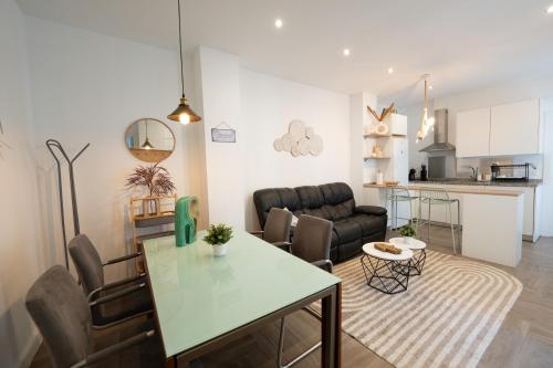 Apartment with Terrace image 3