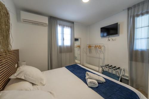 One-Bedroom Apartment image 5