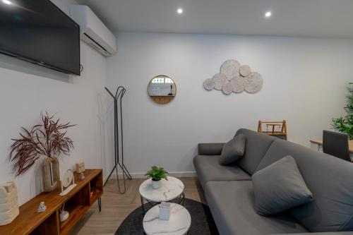 One-Bedroom Apartment image 8