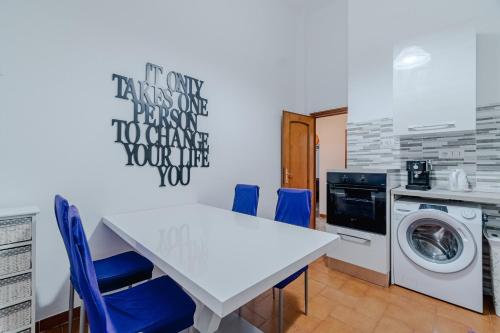 Comfy Apartment in Genova's St Teodoro District, Janov (fotografie 7)