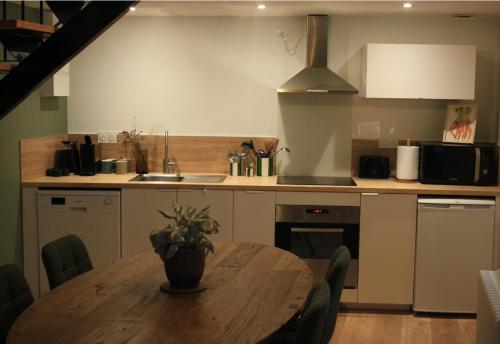 廚房, Châteaux de la Loire - Près de Tours - Cottage EAU CALME en Bord de Lac (Chateaux de la Loire - Pres de Tours - Cottage EAU CALME en Bord de Lac) in 聖阿韋坦