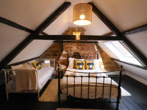 Exterior view, Atlanta in High Hawsker