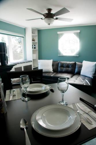 Oceanview Guest Suite with Large 2 Person Soaker Tub in Nanoose Bay, Canada