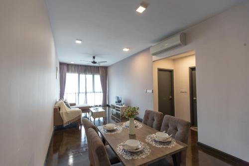 V Residence at Sunway Velocity by MY TRIP & MY STAY - image 5