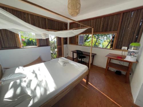 1 double bed, 1 twin bed