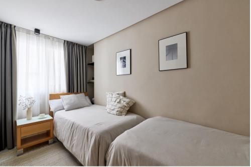 One Bedroom Apartment (2 single beds)  image 1