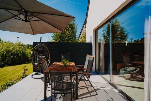 สวน, Ulinia Zacisze Dom Superior 90m2 - Fala - Mierzeja - Wydma in ซาร์บสค์