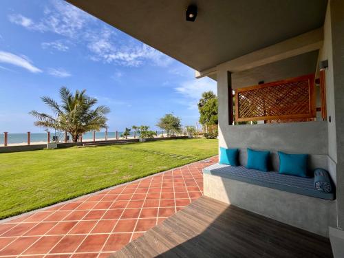 Hiru Beach Resort & Kitesurfing in Kalpitiya