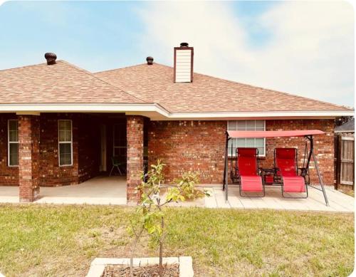 House at Clear creek - Just 2 miles to Ft Cavazos , Adventhealth in Killeen, USA