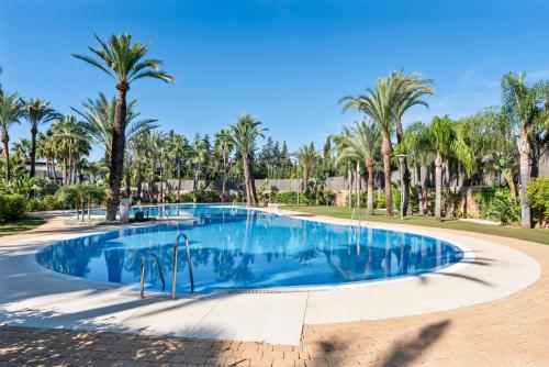 Stylish apartment with pool in Marbella by Costarentals - Ref M51