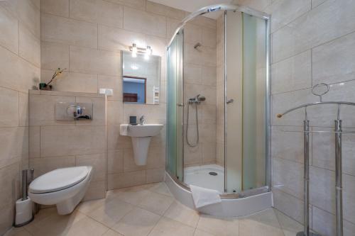 One-Bedroom Family Apartment image 4