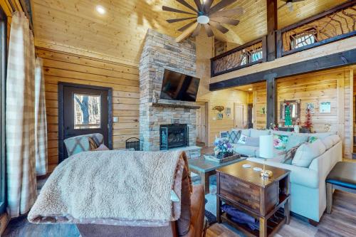 Sunset Mountain Lodge in Black Mountain, USA
