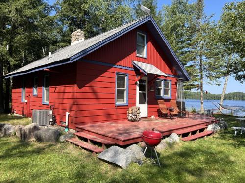 . WintWinterberry Cottage Three Lakeserberry Cottage