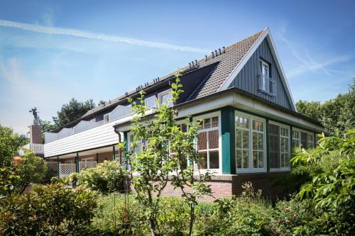 Viesnīcas āriene, Gästehaus Orion - Doppelzimmer 5 (Gastehaus Orion - Doppelzimmer 5) in Spiekeroog