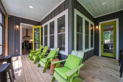 Chestnut Cottage Sutton Knob in Brevard