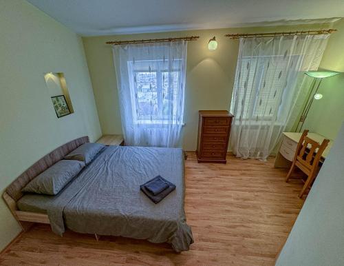 Двоповерхові автентичні апартаменти біля парку Шевченка, Kyjev (fotografie 10)