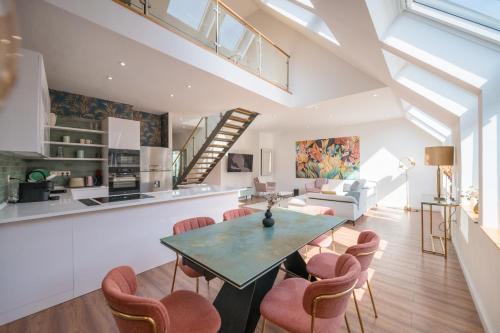 Luxury 5 bedroom 5 bathroom penthouse by the Opera, Budapest