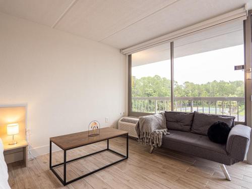 Modern Stay Close to Disney World and Free Parking in Kissimmee, USA