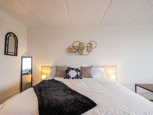 Modern Stay Close to Disney World and Free Parking in Kissimmee, USA