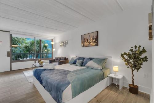 King Bed Studio Near Disney World and Free Parking in Kissimmee, USA