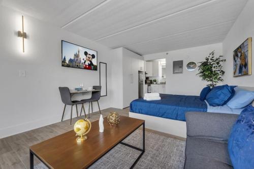 Studio Escape 7 Mins to Disney World and Free parking in Kissimmee, USA