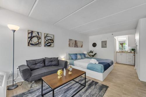 Relaxing Studio 7 Mins to Disney and Free Parking in Kissimmee, USA