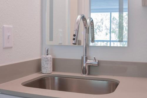 Luxury Stay Close to Disney World and Universal Studios in Kissimmee, USA