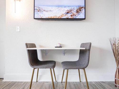 Stylish Studio 7 Min to Disney and Free Parking in Kissimmee, USA