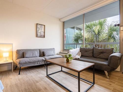Bright Studio 7 Min to Disney World and Free Parking in Kissimmee, USA