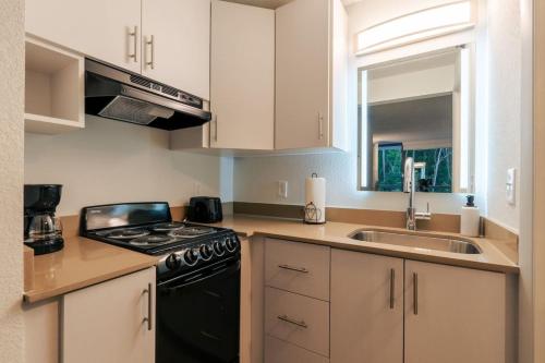 Stylish Studio 8min to Magic Kingdom and Free Parking in Kissimmee, USA