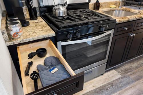 Urban 1BD moments away from DT Peoria Urban 1BD moments away from DT Peoria