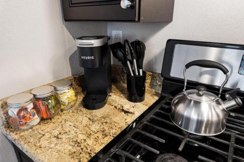 Urban 1BD moments away from DT Peoria Urban 1BD moments away from DT Peoria