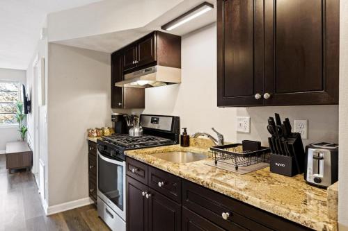 Urban 1BD moments away from DT Peoria Urban 1BD moments away from DT Peoria