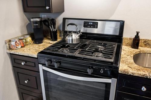 Urban 1BD moments away from DT Peoria Urban 1BD moments away from DT Peoria