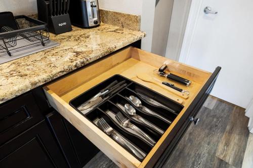 Urban 1BD moments away from DT Peoria Urban 1BD moments away from DT Peoria