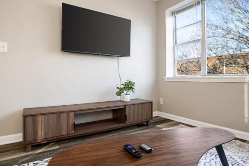 the susan - a cozy, comfy 1bd suite the susan - a cozy, comfy 1bd suite