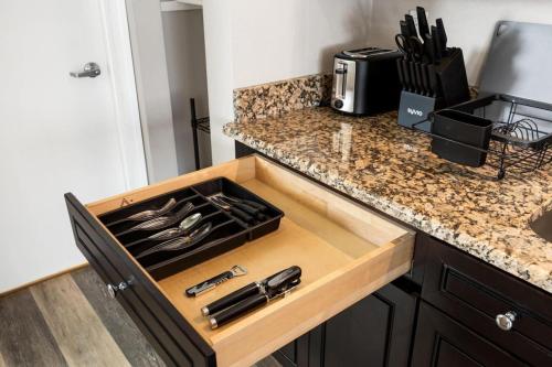 the susan - a cozy, comfy 1bd suite the susan - a cozy, comfy 1bd suite