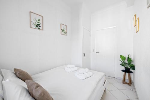 Sunlight Properties - Maryland  - Sea Front - image 5